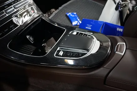 벤츠 C257 CLS 멀티빔라이트 새제품을 최저가로 시공해 드렸습니다~! 그리고 AMG 잠자리 카본핸들 추가요~