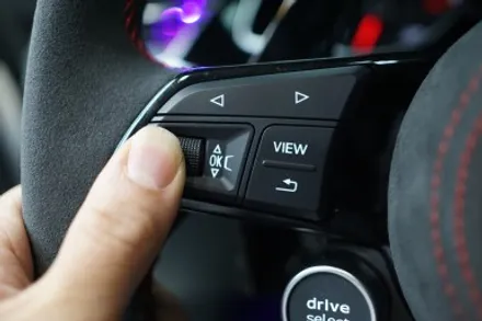 아우디 A5 까지고해진 순정 핸들을 알칸타라 카본핸들로 교체해 드렸습니다~! / 중랑, 동대문, 광진구, 성동구