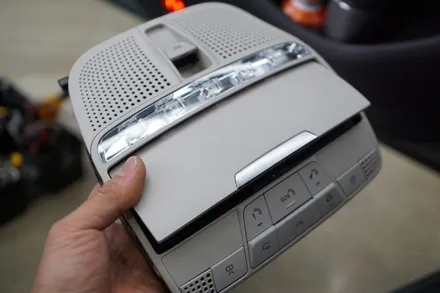 벤츠 C257 CLS 천장 부메스터 앰비언트 센터스피커를 시공해드렸습니다! / 서울 중랑