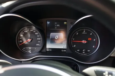 W205 C클래스, 감성과 편의성 모두 잡은 디지털 계기판+모니터 업그레이드 / 서울 중랑