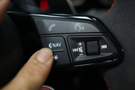 아우디 A5 까지고해진 순정 핸들을 알칸타라 카본핸들로 교체해 드렸습니다~! / 중랑, 동대문, 광진구, 성동구