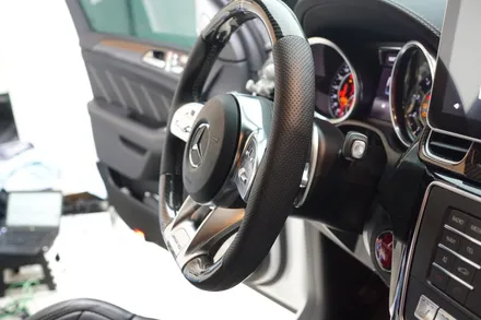 벤츠 W166 GLE 63AMG 모니터교체, 엠비언트, 핸들까지~ 실내 컨버전 튜닝 제안해 드립니다! / 중랑, 동대문, 광진구, 성동구