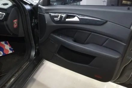 벤츠 W218 CLS에 스피커 교체작업으로 카오디오 업그레이드 했어요! / 중랑, 동대문, 광진구, 성동구