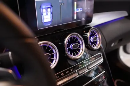 벤츠 21년식 W205 C클래스컨버터블 순정연동 엠비언트 송풍구와 부메스터 엠비언트 커버 장착하기! / 중랑, 동대문, 광진구, 성동구
