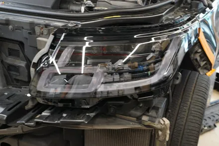 레인지로버 L405 후기형 SVO 풀컨버전, 블랙 디테일로 완성한 명품 SUV (2) / 서울 중랑