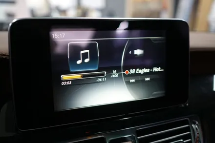 벤츠 CLS W218 답답한 순정네비 대신 사용하기 편한 아틀란네비 매립하기! / 중랑, 동대문, 광진구, 성동구