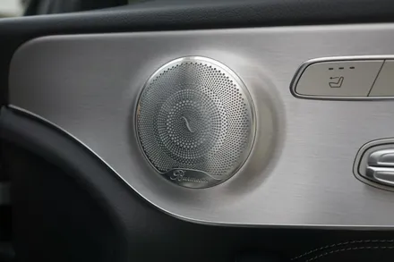 W205 C클래스 컨버터블 믿믿한 도어를 부메스터엠비언트로 화사하게 AVI스피커 교체로 사운드 업그레이드까지 해드릴께요~ / 중랑, 동대문, 광진구, 성동구