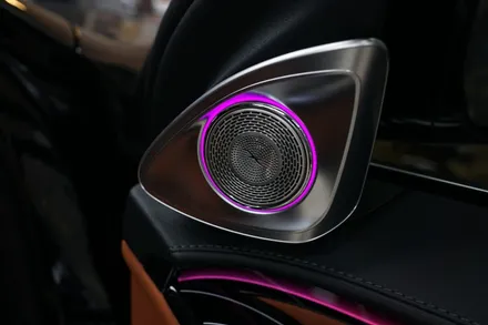 벤츠 W223 S400D 순정4D부메스터 전동스피커, 숏바디전용 피아노라커트림  그리고 액티브엠비언트까지 완벽한 조합! / 중랑, 동대문, 광진구, 성동구