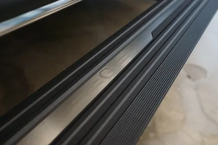 벤츠 G63 AMG 전동 사이드스텝 장착, 순정 감성과 편의성을 모두 갖춘 필수 튜닝 / 서울 중랑