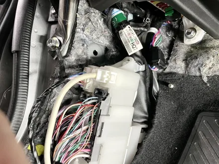 렉서스 UX 250h 향남 블랙박스, 향남 보조배터리 아이나비 Z7000과 에코파워팩 S16 의 조화. / 경기 화성 향남