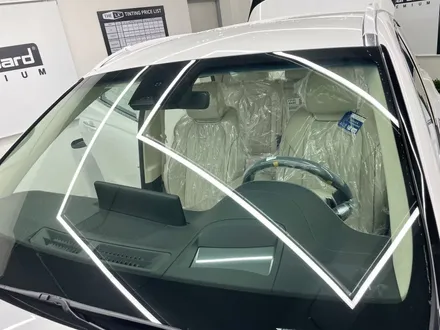 제네시스 GV70 신차 패키지는 화성 향남 · 안중 솔라가드 프리미엄 아우토 라운지에서. / 경기 화성 향남