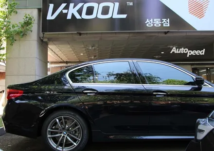 bmw5시리즈 카본블랙 브이쿨틴팅과의 조화 / 서울 성동구 성수동2가