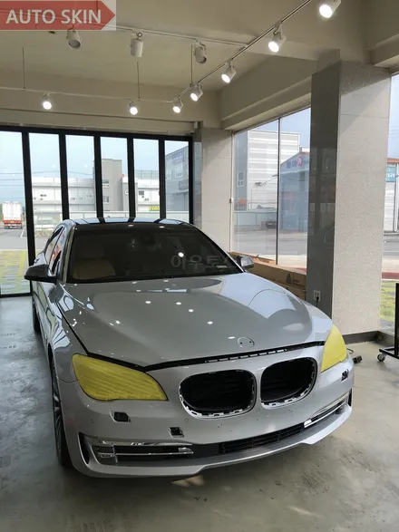 광주랩핑 bmw 7시리즈 사틴그레이 프론트부분 재시공[광주카스킨,광주bmw7시리즈랩핑,아우토스킨] / 광주 광산구 도천동