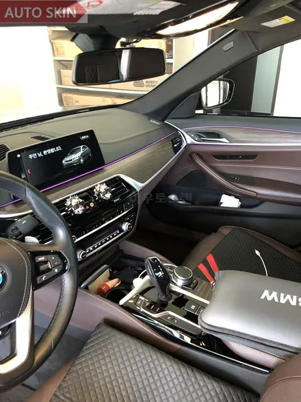 광주랩핑 bmw520d 실내랩핑 및 m퍼포먼스데칼 시공 [광주카스킨,광주g30실내랩핑,아우토스킨] / 광주 광산구 도천동