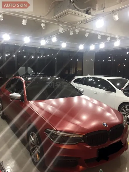 광주랩핑 bmw520d 사틴뱀파이어레드 전테랩핑 시공 [광주카스킨,광주bmw520d랩핑,아우토스킨] / 광주 광산구 도천동