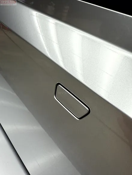 광주랩핑  bmw 7시리즈 듀오톤 시공으로 더욱 고급스럽게.. / 광주 광산구 도천동