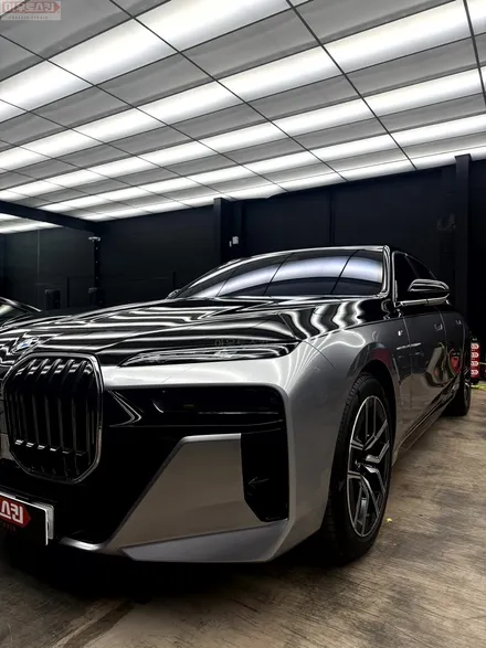 광주랩핑  bmw 7시리즈 듀오톤 시공으로 더욱 고급스럽게.. / 광주 광산구 도천동