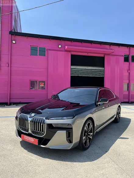 광주랩핑    bmw i7고광택 듀오톤 랩핑 시공 / 광주 광산구 도천동