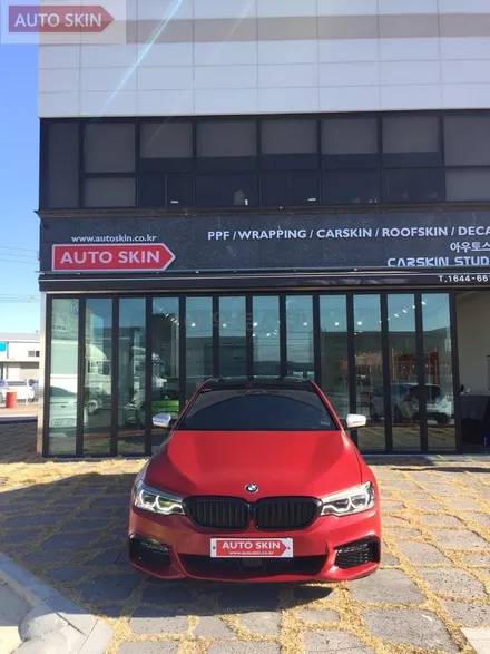 광주랩핑 bmw520d 사틴뱀파이어레드 전테랩핑 시공 [광주카스킨,광주bmw520d랩핑,아우토스킨] / 광주 광산구 도천동