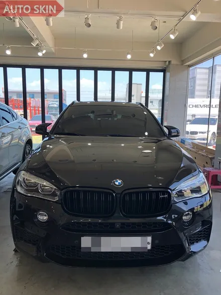 광주랩핑  bmw x6m 라디에터그릴 및 에어덕트 랩핑 시공 [광주카스킨,광주bmwx6m랩핑,크롬죽이기,아우토스킨] / 광주 광산구