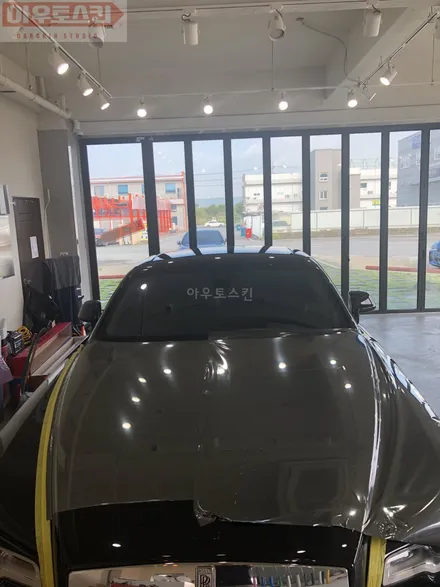 광주랩핑 롤스로이스 레이스 블랙크롬 투톤랩핑 시공 [광주카스킨,광주롤스로이스랩핑,아우토스킨] / 광주 광산구