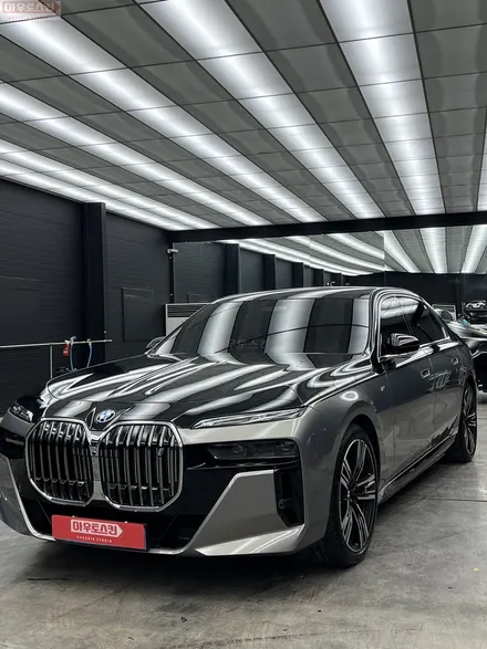 광주랩핑    bmw i7고광택 듀오톤 랩핑 시공 / 광주 광산구 도천동