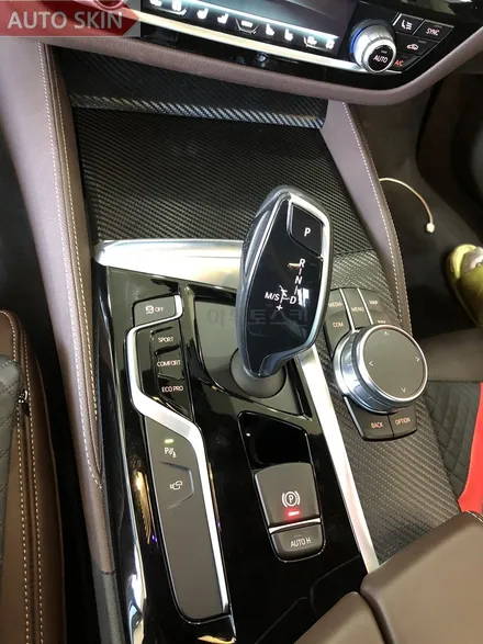 광주랩핑 bmw520d 실내랩핑 및 m퍼포먼스데칼 시공 [광주카스킨,광주g30실내랩핑,아우토스킨] / 광주 광산구 도천동
