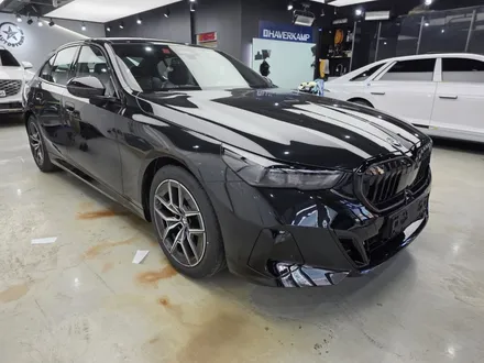 의정부 썬팅 BMW 5시리즈가 선택한 블랙 반사 럭스X