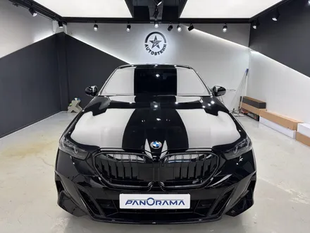 의정부 썬팅 BMW 5시리즈가 선택한 블랙 반사 럭스X