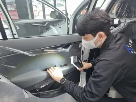 노원 썬팅 니로 하이브리드 반사필름 레인보우 V90 시공