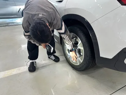 BMW X1 전시장 출장 신차검수 후 썬팅 했어요