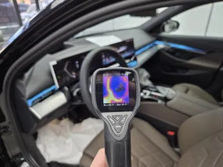 의정부 썬팅 BMW 5시리즈가 선택한 블랙 반사 럭스X