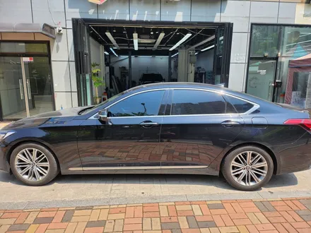 제네시스 G80 열차단이 안되는 기존 필름 제거 후 광명 썬팅 오토스토어에서 재시공 진행했습니다. / 경기 광명 신촌로