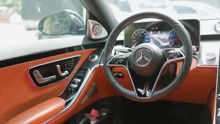 벤츠 S450 필수 튜닝! 디지뇨 피아노 트림/ 엑티브 엠비언트/ 부메스터 무빙 트위터 전부 순정으로 장착해 줬습니다. W223