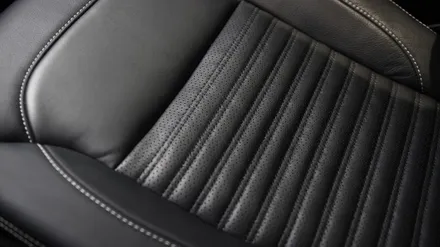 벤츠 GLE350d(W166) 18년식 12색 엠비언트 코딩으로 확장! 통풍시트도 함께 작업해 주었습니다.
