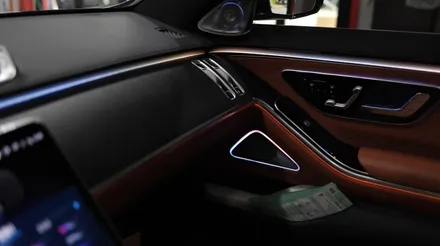 벤츠 S400 스피커 커버 엠비언트가 지원되는 제품으로 교체해 주기! W223