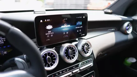 벤츠 GLC43 AMG 바디킷 차량에 계기판 AMG 퍼포먼스 코딩과 센터페시아 카본 수전사// 핸들 공임 교체 X253