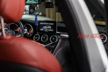 벤츠 엠비언트 C250d의 감성튜닝 12가지 실내느낌