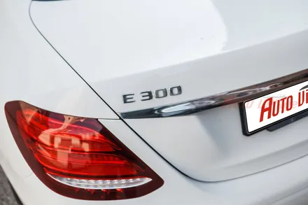 벤츠 E300 어라운드뷰 화질안좋은 사제는 가라~! 순정 레트로핏 작업