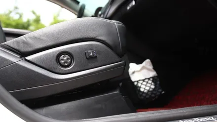 벤츠 GLE350d(W166) 18년식 12색 엠비언트 코딩으로 확장! 통풍시트도 함께 작업해 주었습니다.