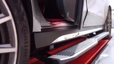 벤츠 GLS 580(X167) 전동 사이드 스텝과 리어모니터 탈거!