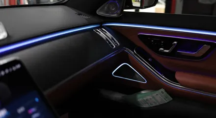 벤츠 S400 스피커 커버 엠비언트가 지원되는 제품으로 교체해 주기! W223