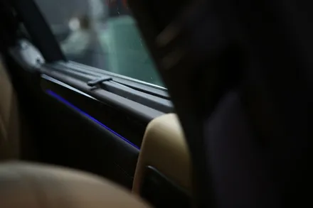 렉서스ES 사고 파손 수리! 3판이 1판이 되는 마법! 앰비언트 라인 교체 작업!