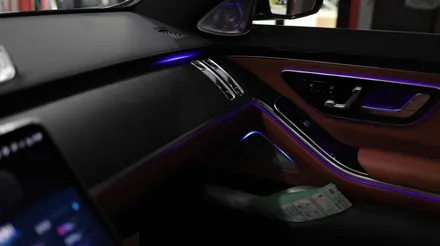 벤츠 S400 스피커 커버 엠비언트가 지원되는 제품으로 교체해 주기! W223