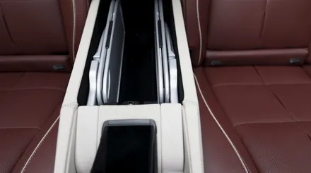 벤츠 GLS600 마이바흐 5인승 모델을 4인승 VIP시트로 개조해 줬습니다. X167 // 모든 GLS 튜닝 가능!
