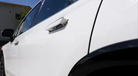벤츠 EQS580 SUV 고스트 도어와 사이드 스탭을 순정으로 장착했습니다 // X296