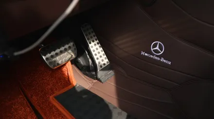 벤츠 GLS X167 발매트 밖 먼지까지 쉽게 청소하는 풀커버 가죽 매트