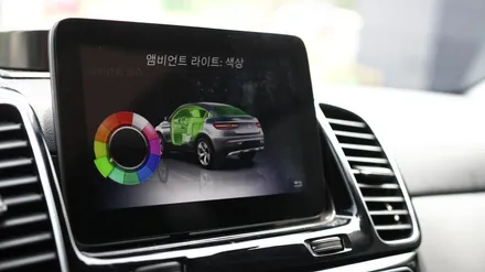 벤츠 GLE350d(W166) 18년식 12색 엠비언트 코딩으로 확장! 통풍시트도 함께 작업해 주었습니다.