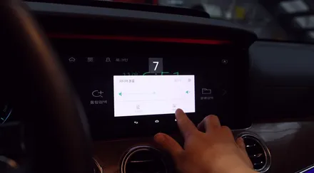 벤츠 E클래스 센터 모니터를 안드로이드 모니터로 바꿔주었습니다. 카블릿 M2C, W213