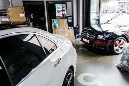 벤츠 엠비언트 C250d의 감성튜닝 12가지 실내느낌